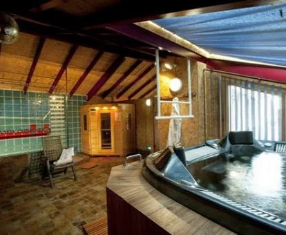 Acogedor centro de bienestar de este hotel ideal para parejas.