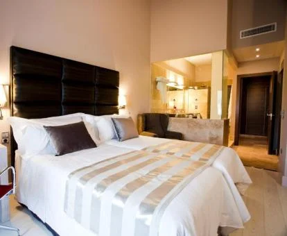 Una de las elegantes habitaciones del hotel.