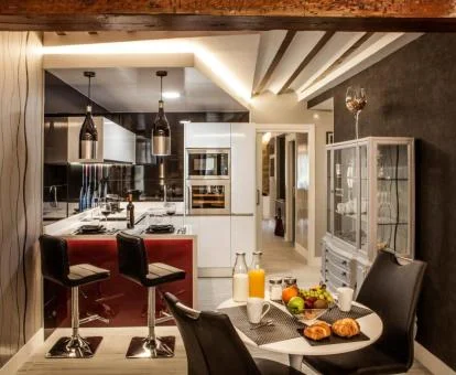 Interior de una de las elegantes suites de este establecimiento.